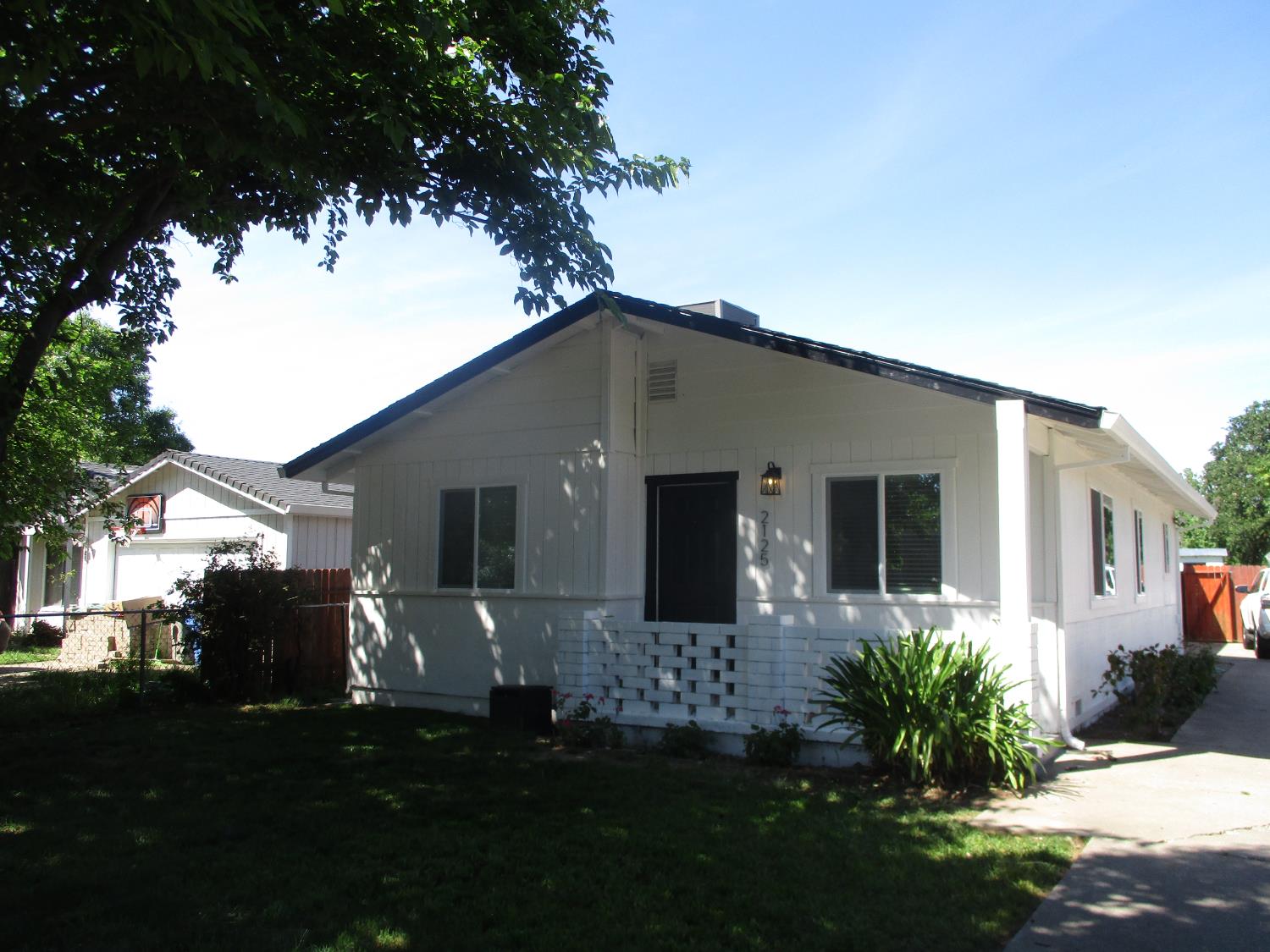 2125 Harris Avenue