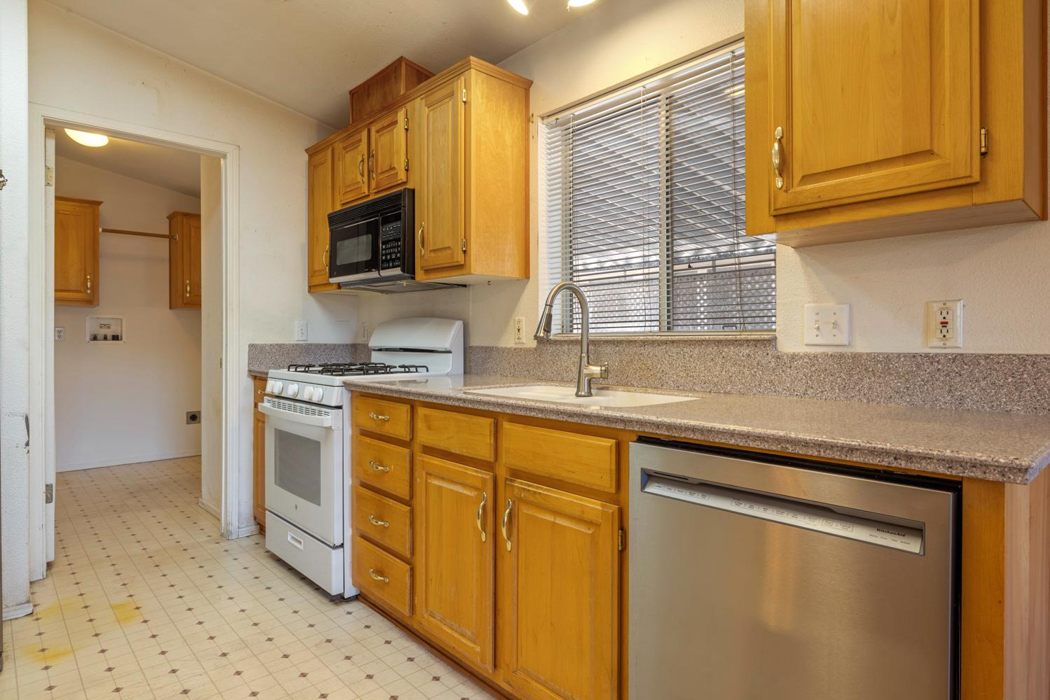 2621 Prescott Road 22