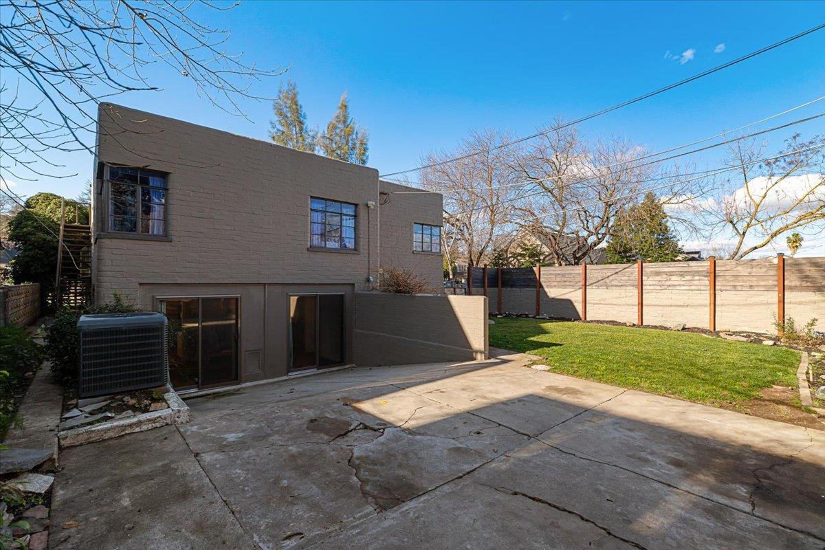 1018 W Morris Avenue