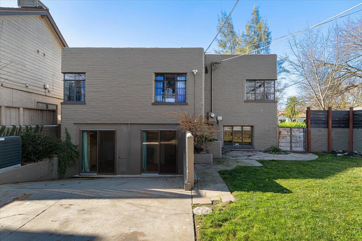 1018 W Morris Avenue