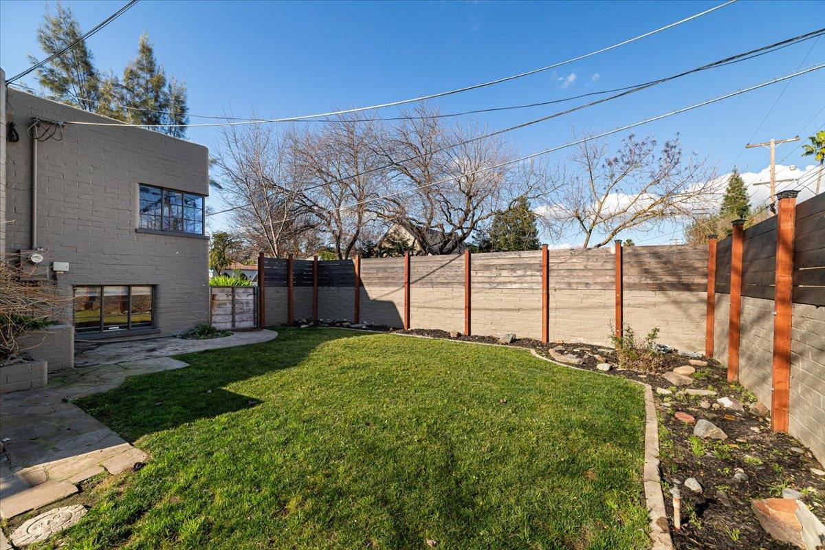 1018 W Morris Avenue