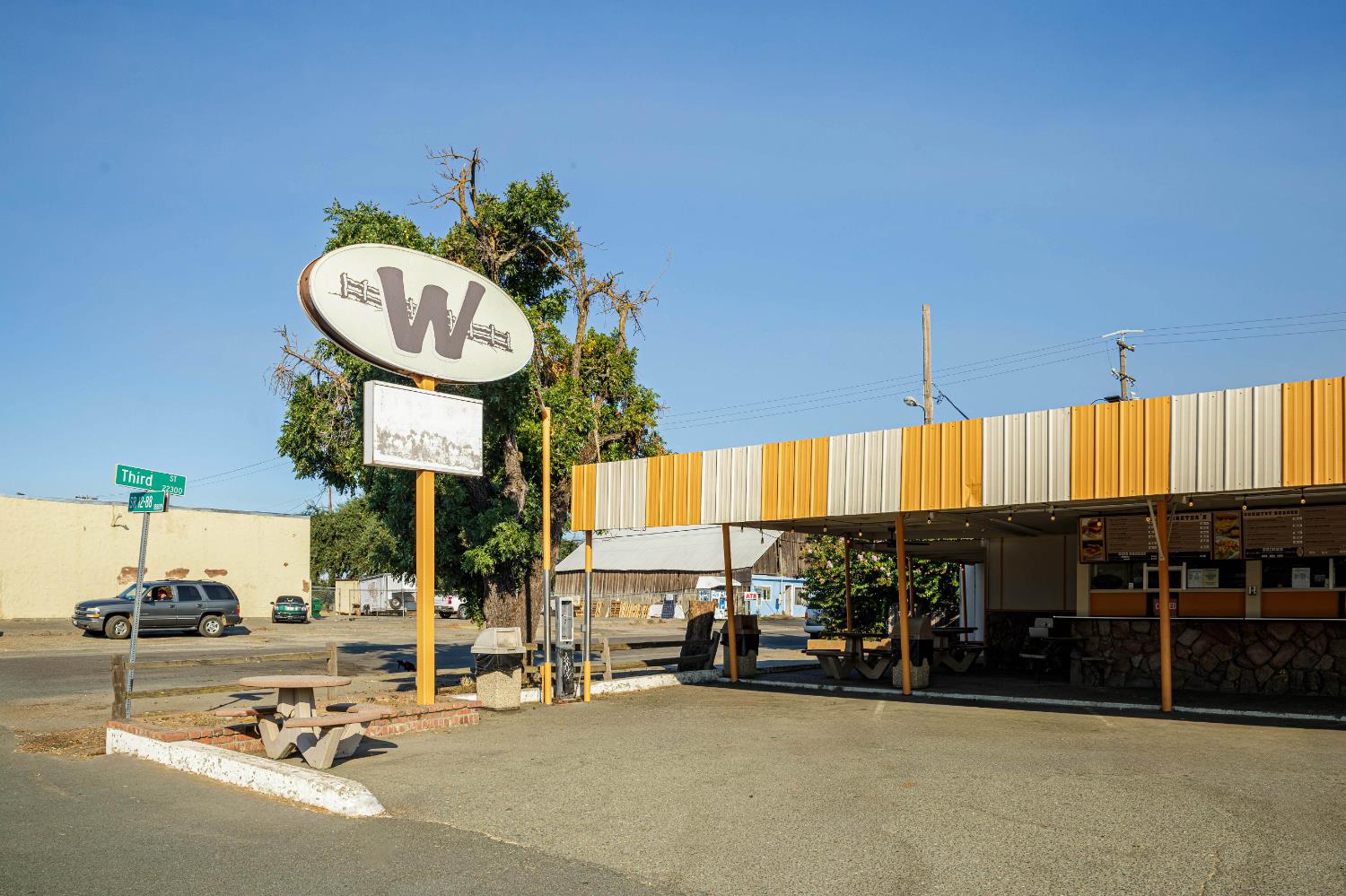 18737 E Hwy 88