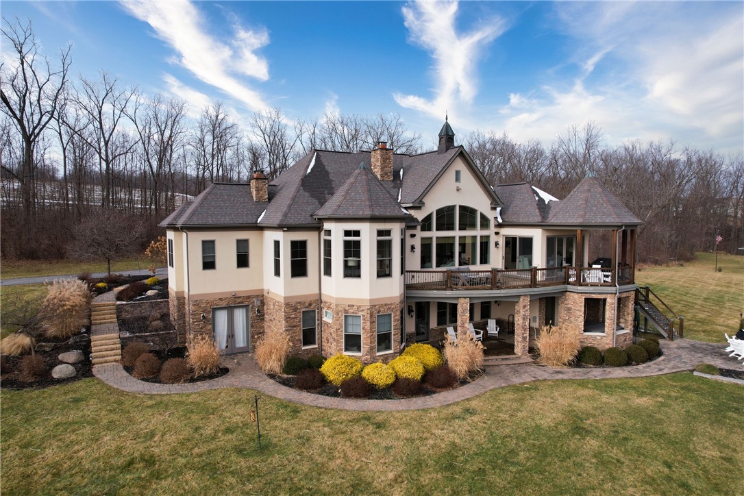 4962 Hillcrest Drive