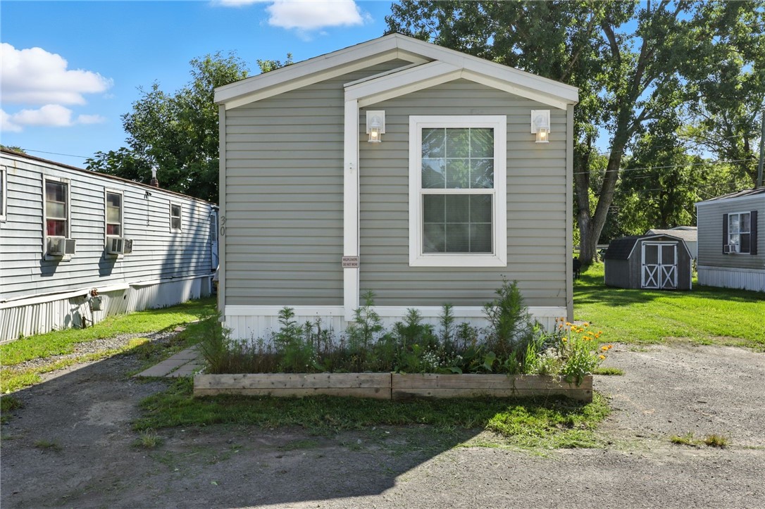 405 Lakeshore Drive