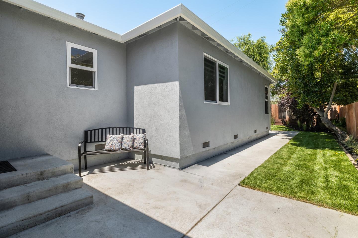 513 Poinsettia Avenue