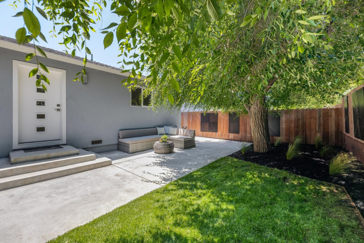 513 Poinsettia Avenue