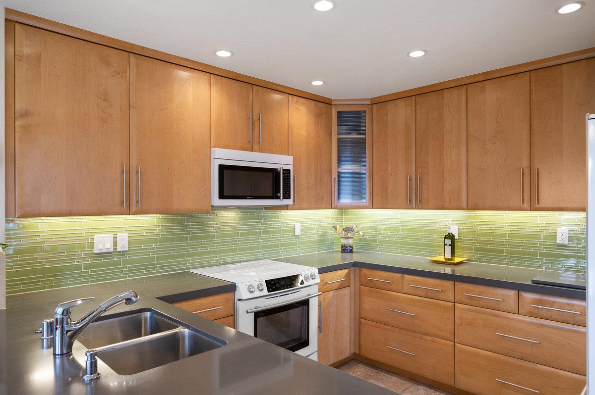 495 Mountain View DR 1