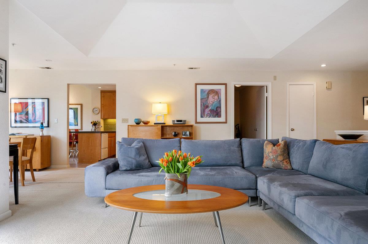 495 Mountain View DR 1