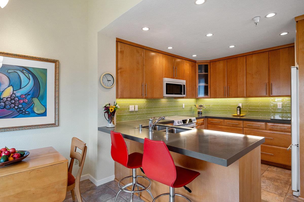 495 Mountain View DR 1