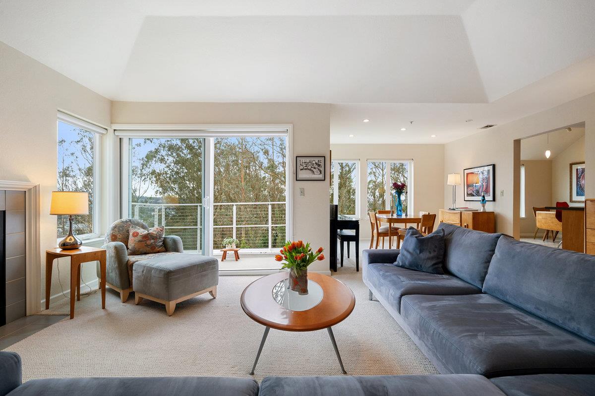 495 Mountain View DR 1