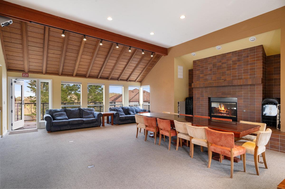 495 Mountain View DR 1