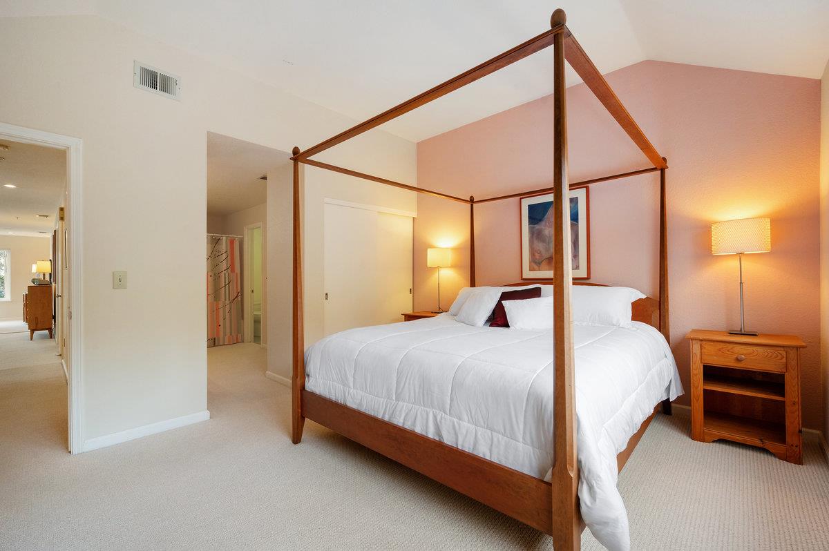 495 Mountain View DR 1