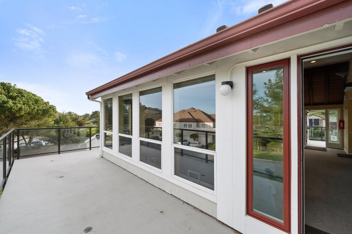 495 Mountain View DR 1