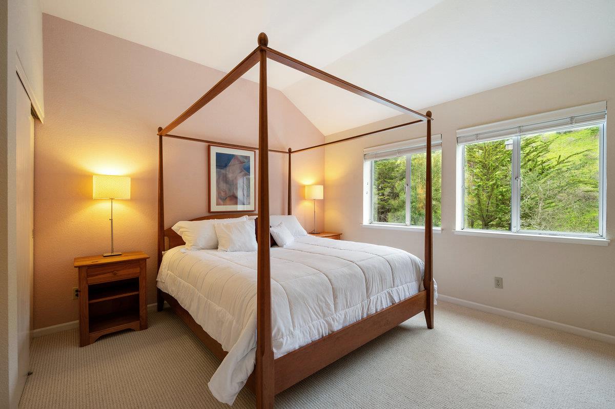 495 Mountain View DR 1