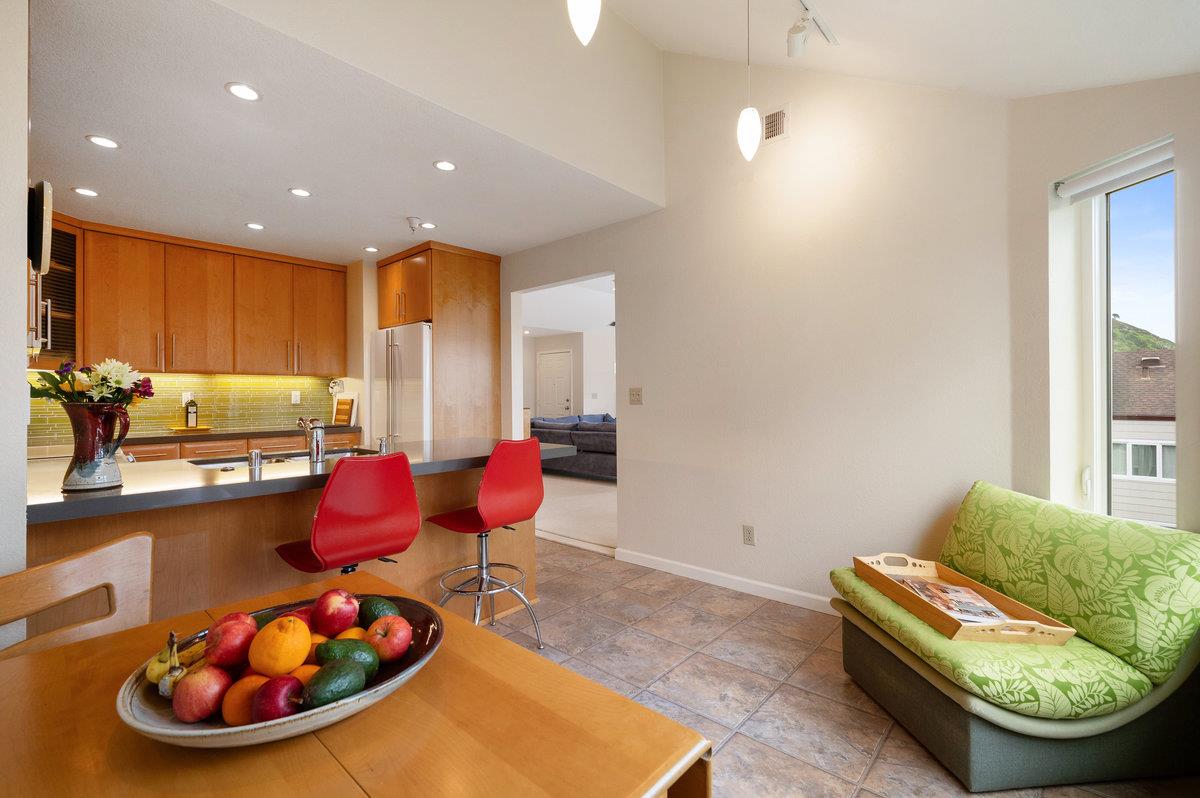 495 Mountain View DR 1