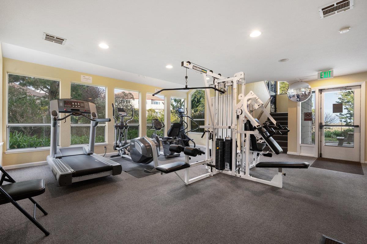 495 Mountain View DR 1