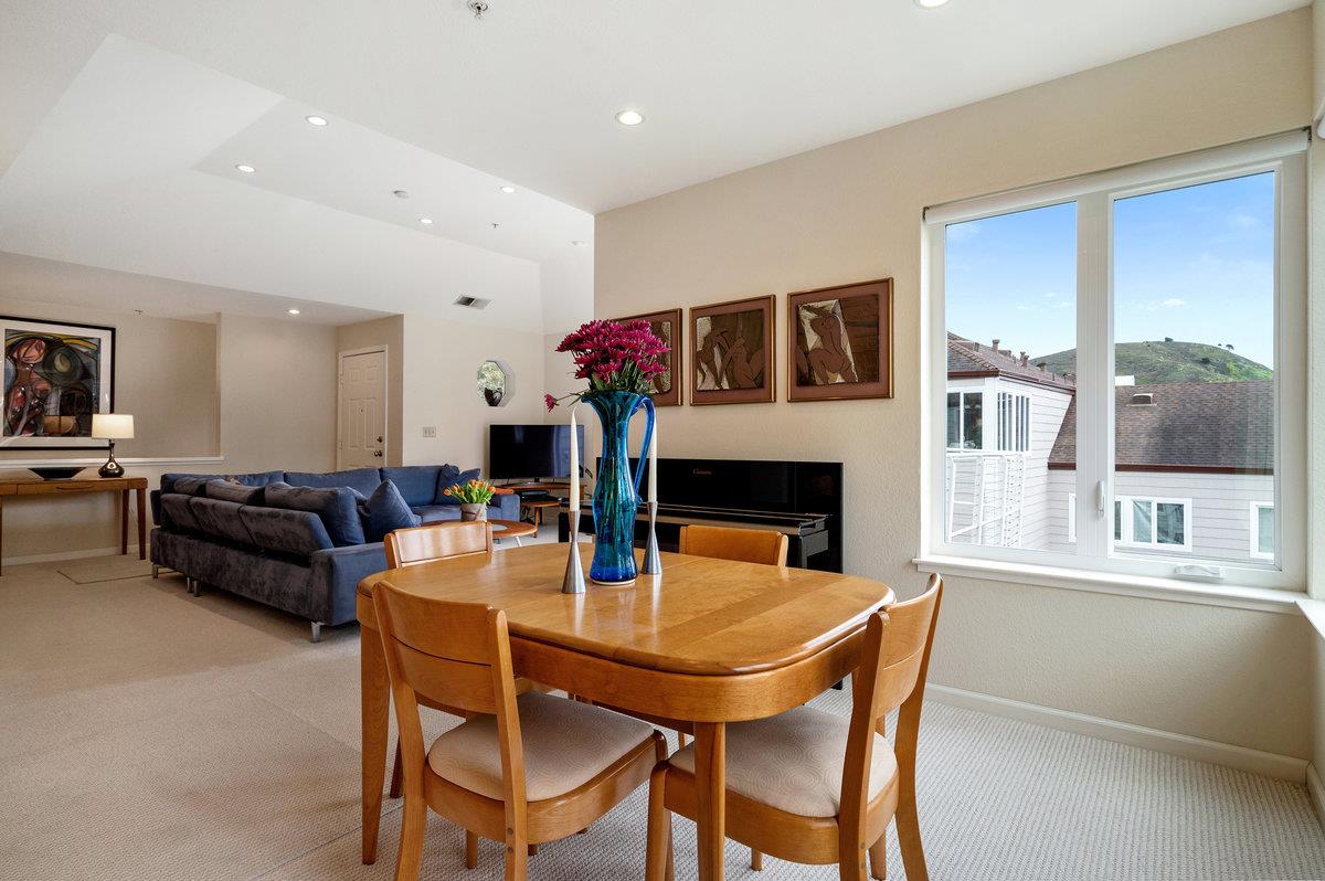 495 Mountain View DR 1