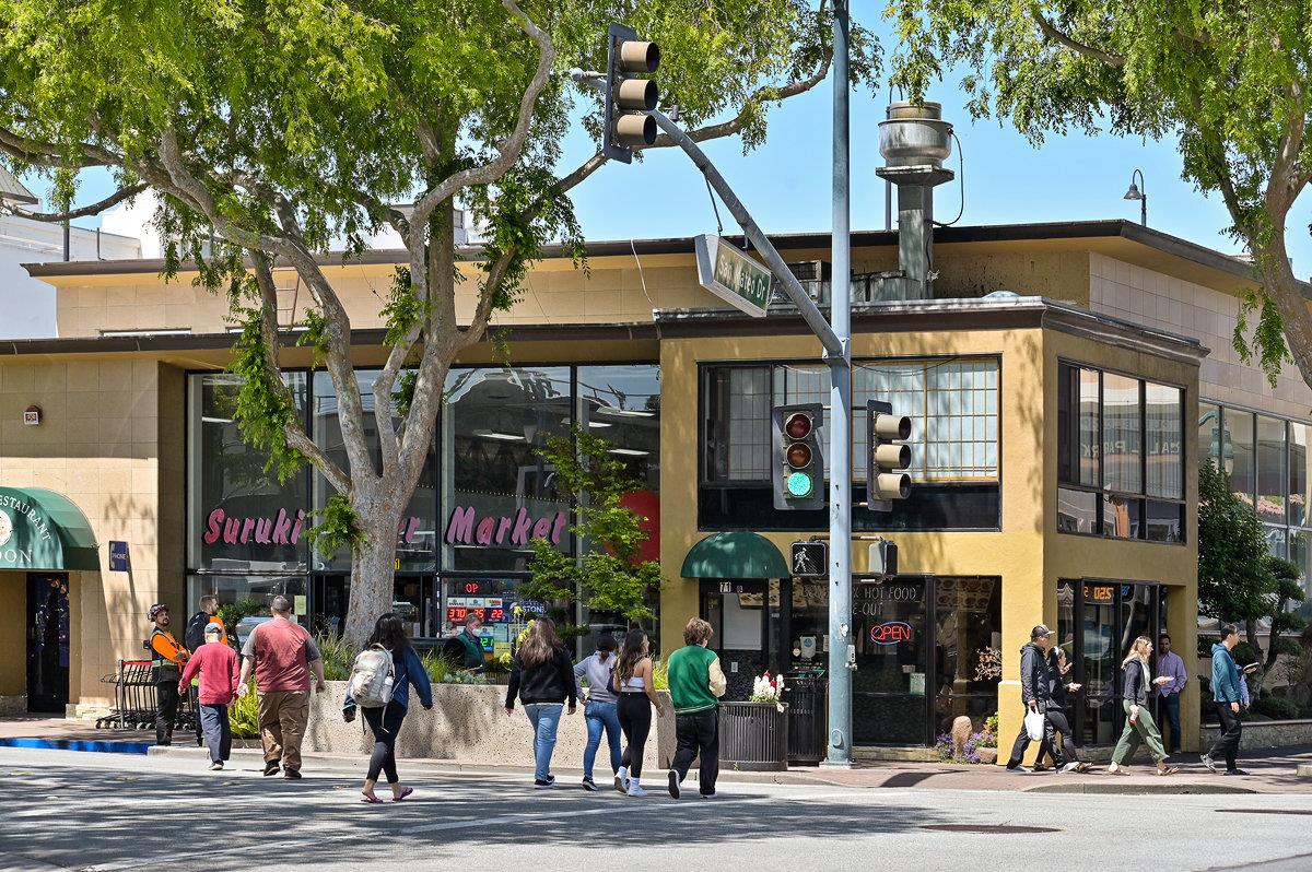 401 S Norfolk ST 221