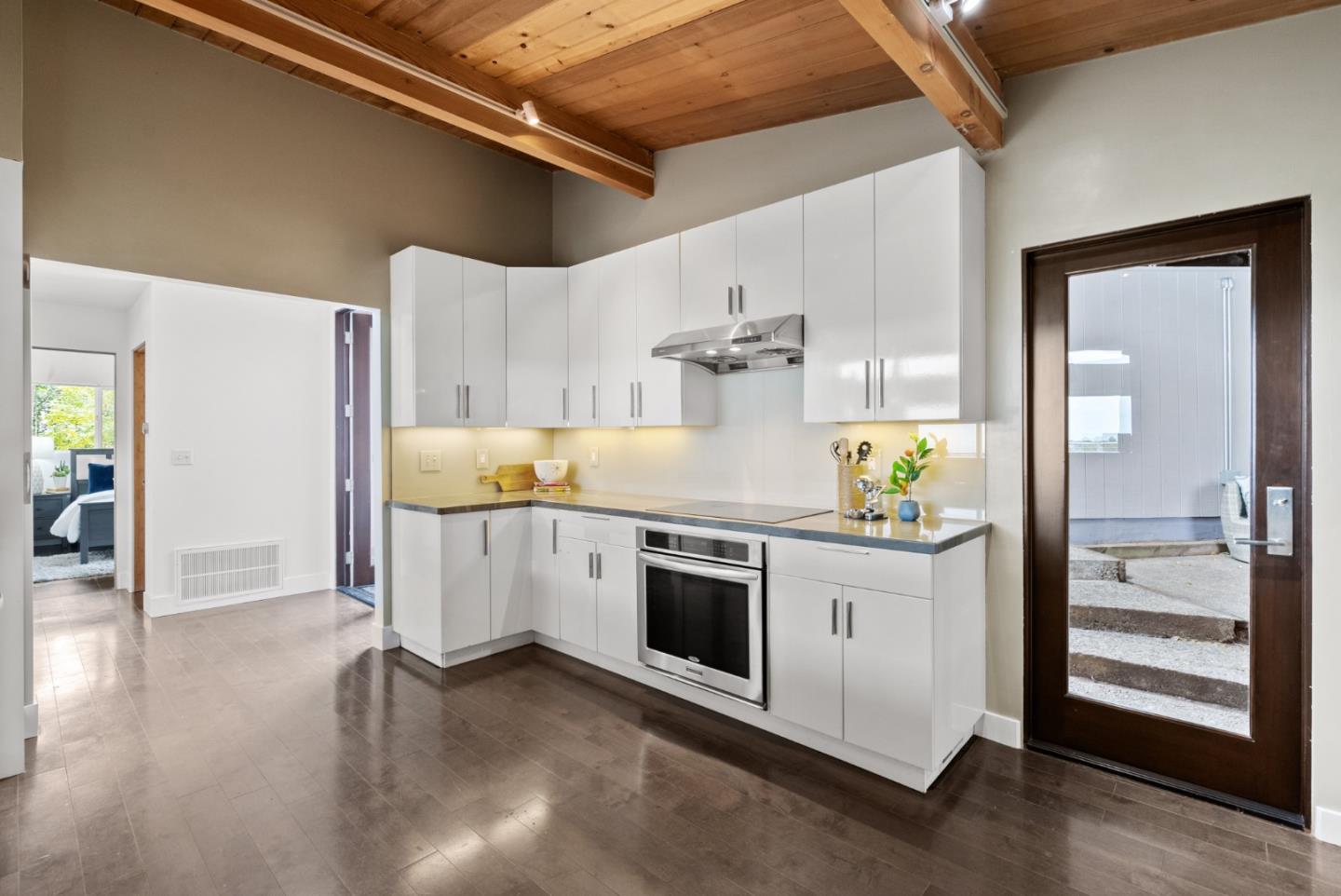 1576 Winding WAY