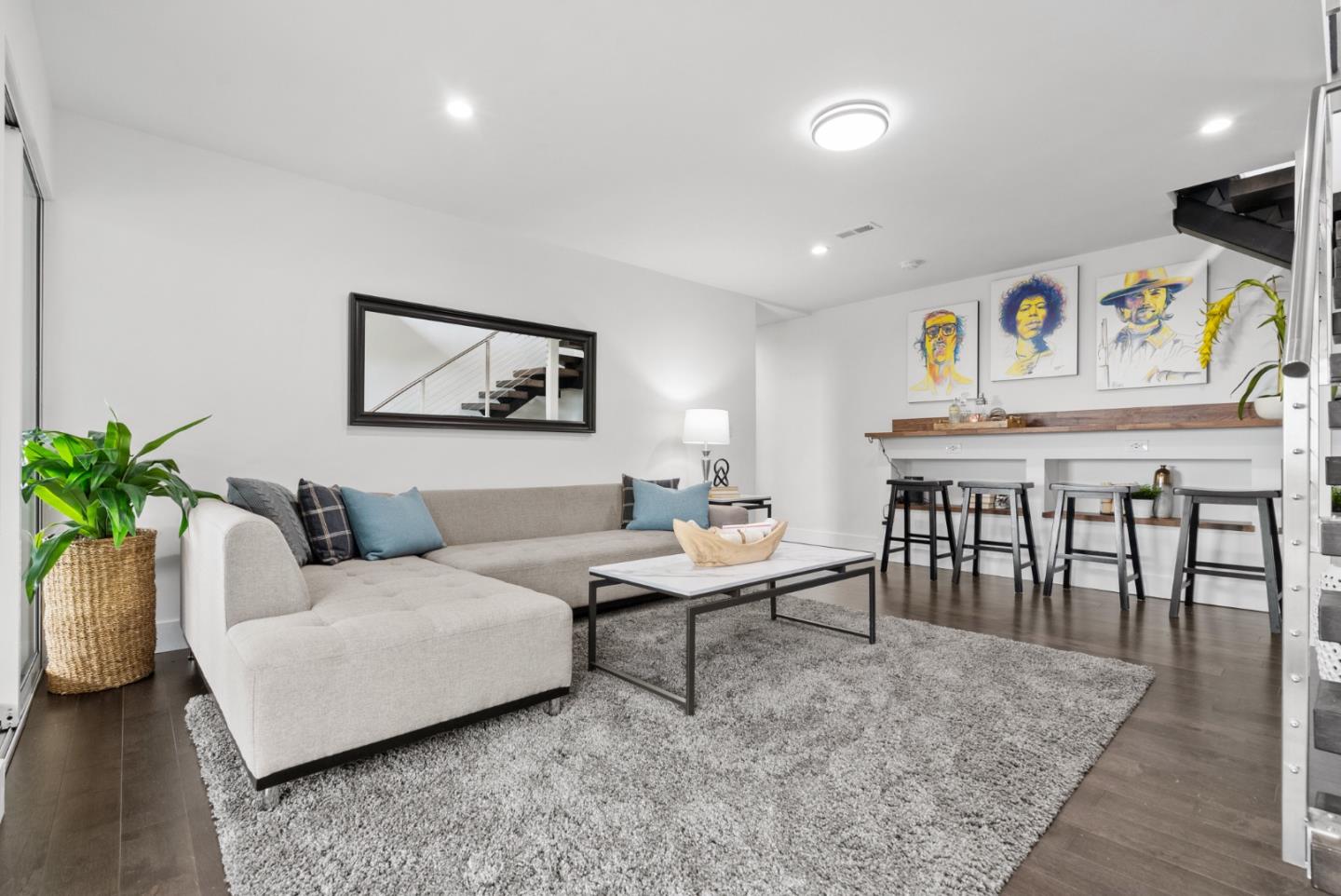 1576 Winding WAY