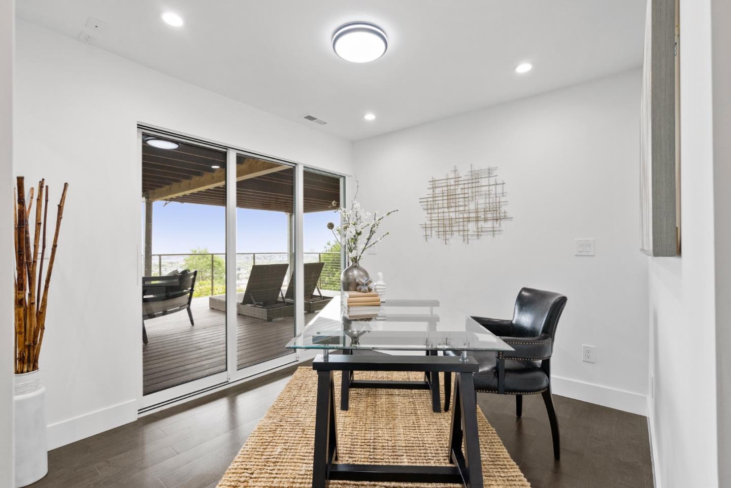 1576 Winding WAY