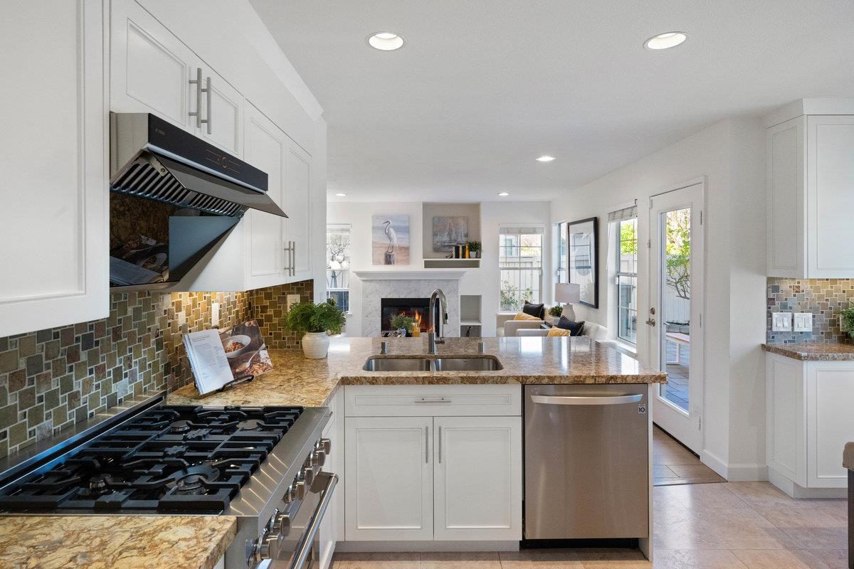 321 Saint Martin DR