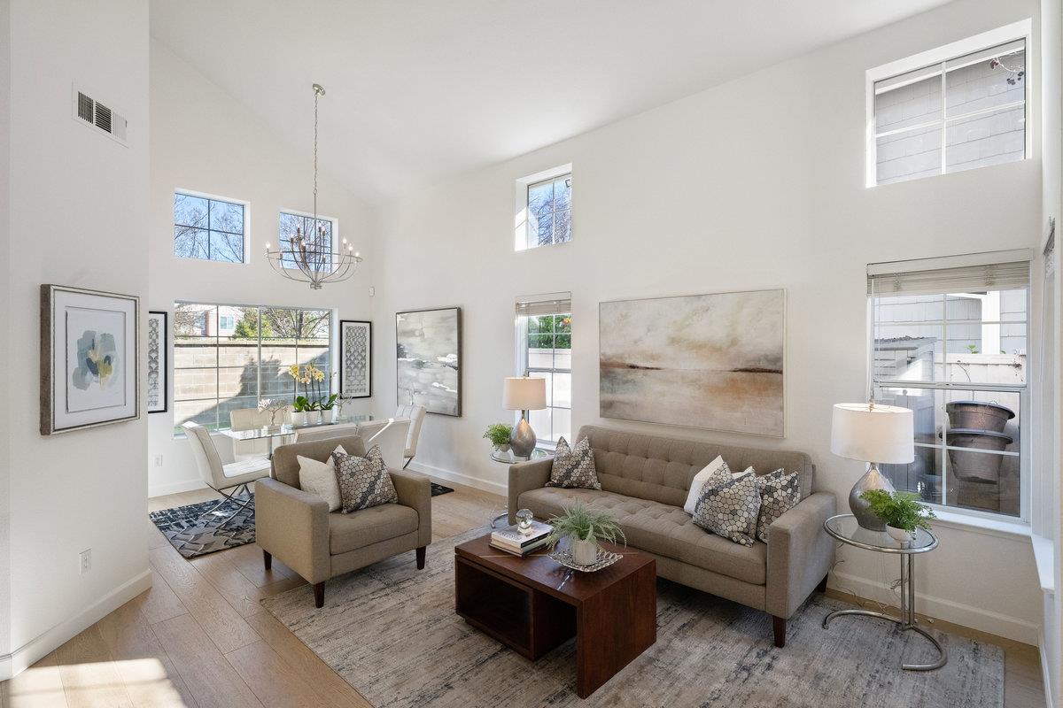321 Saint Martin DR