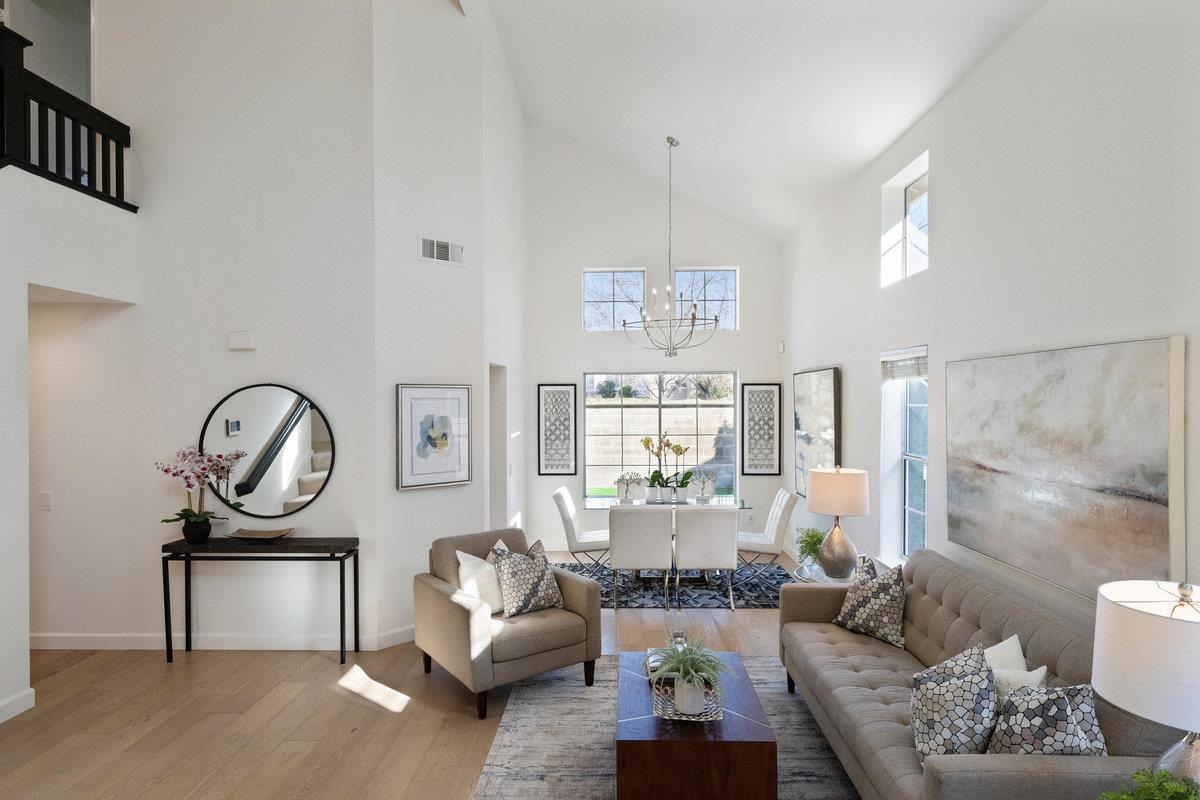 321 Saint Martin DR