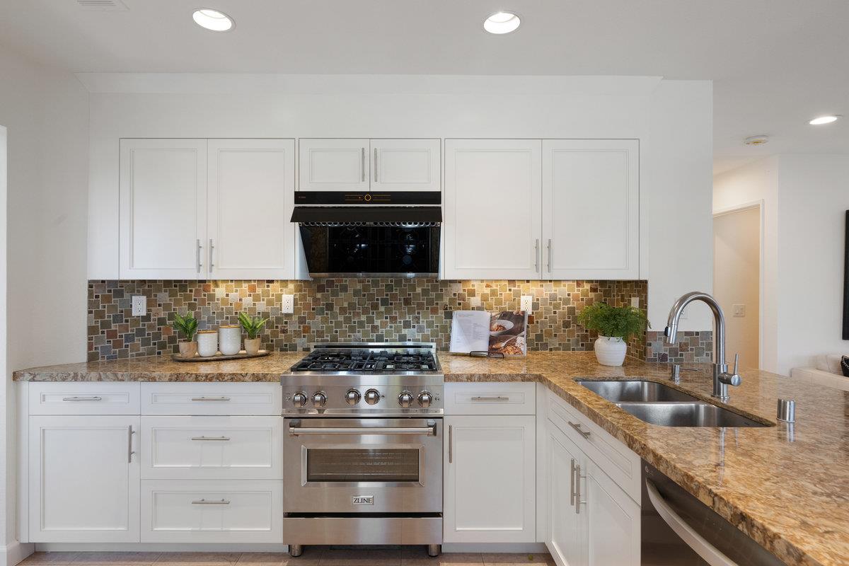 321 Saint Martin DR