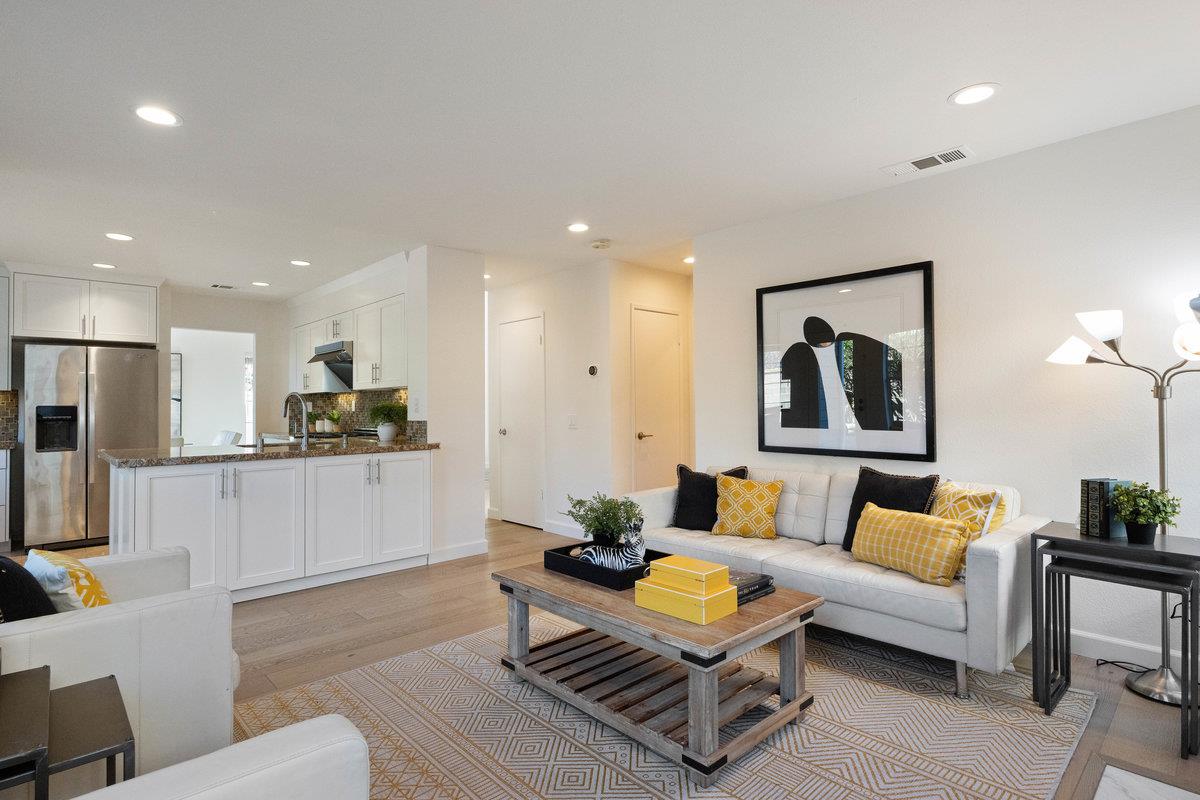 321 Saint Martin DR