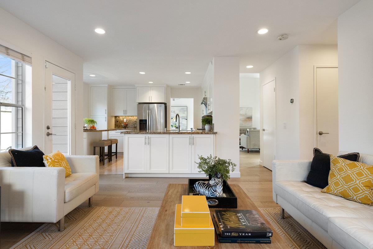 321 Saint Martin DR