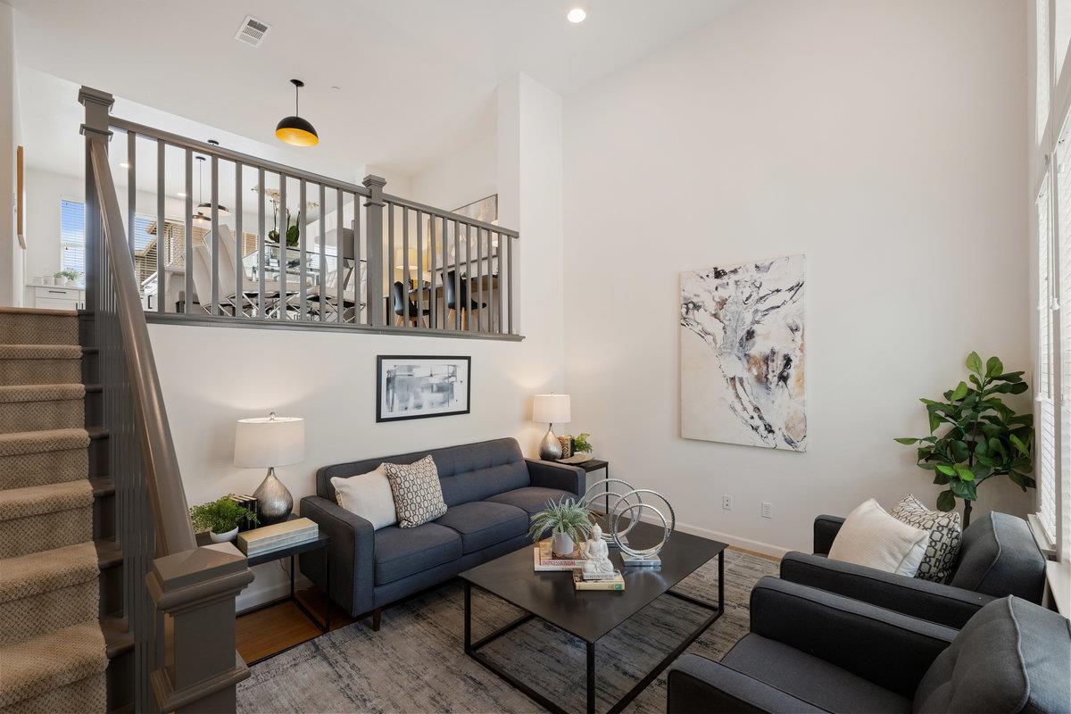 305 Satuma DR