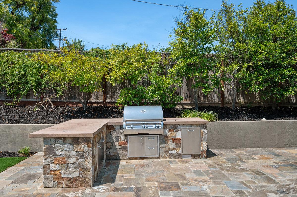 1509 Los Montes Drive