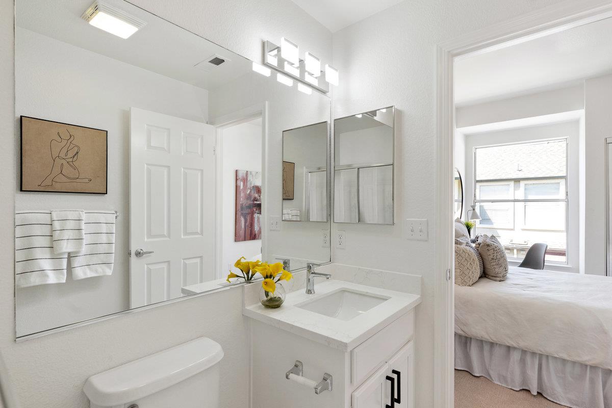 700 Baltic Circle 732