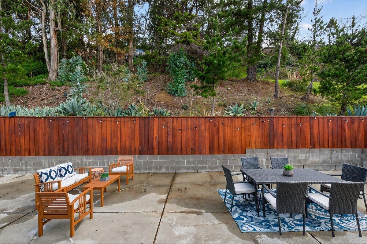 1559 Linda Mar Boulevard