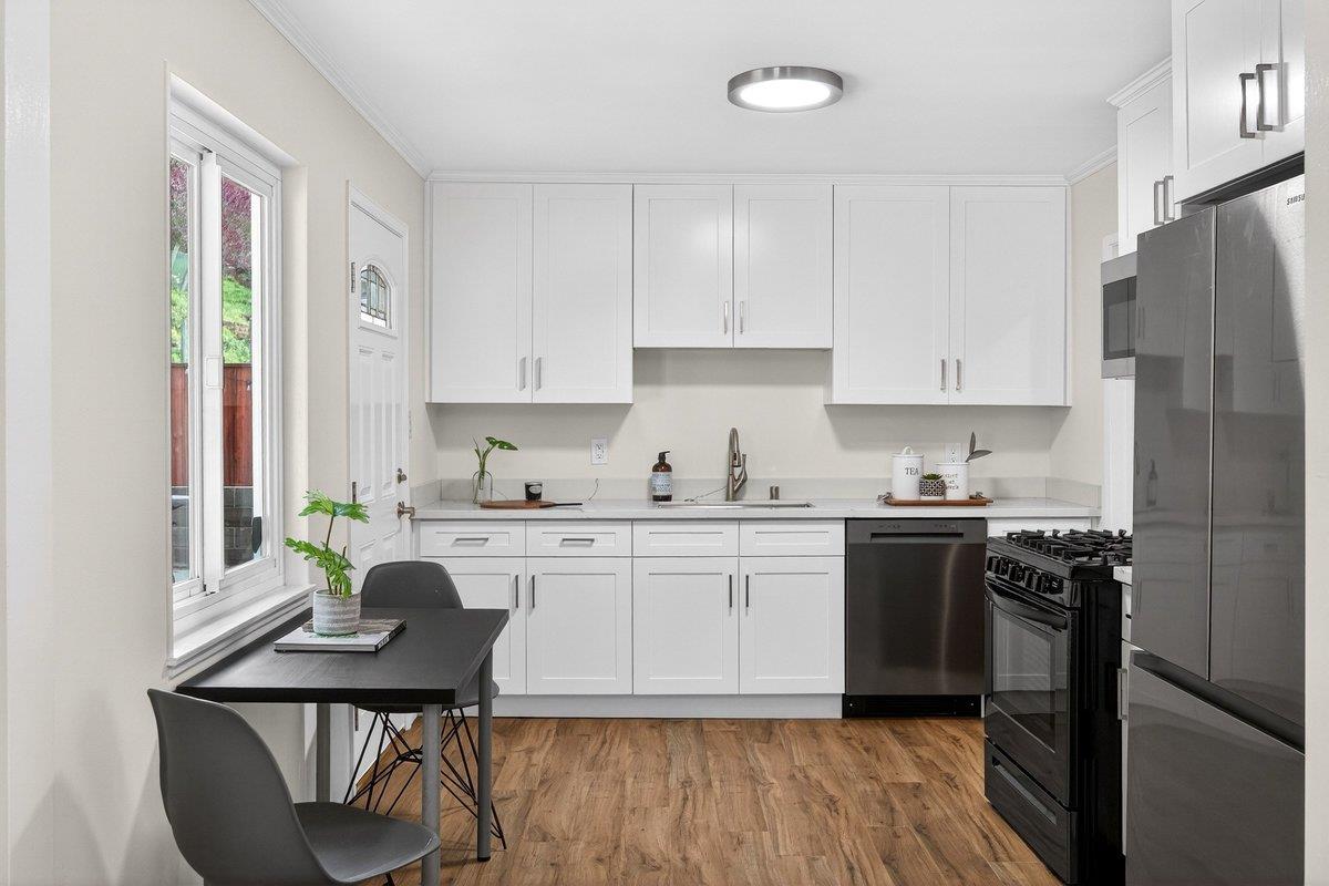 1559 Linda Mar Boulevard