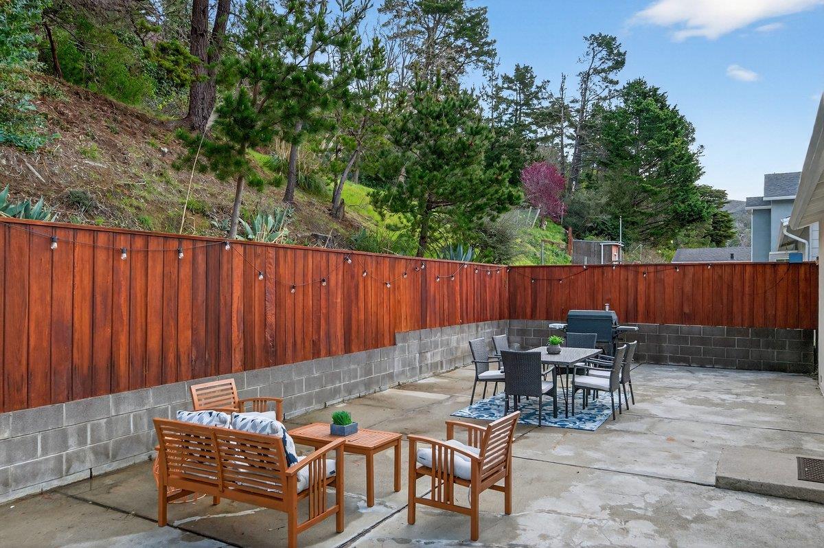 1559 Linda Mar Boulevard