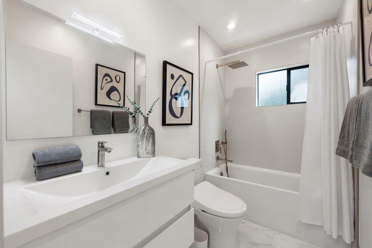 10 Laurel Hill Court