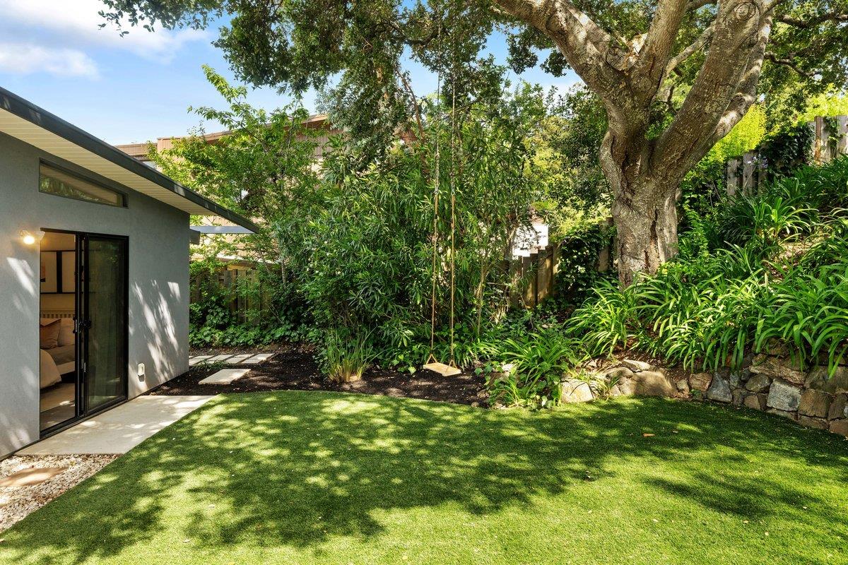 10 Laurel Hill Court