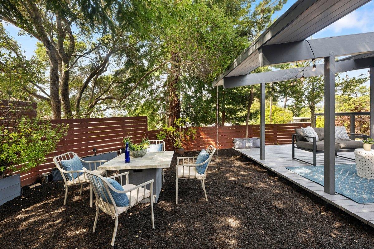 10 Laurel Hill Court