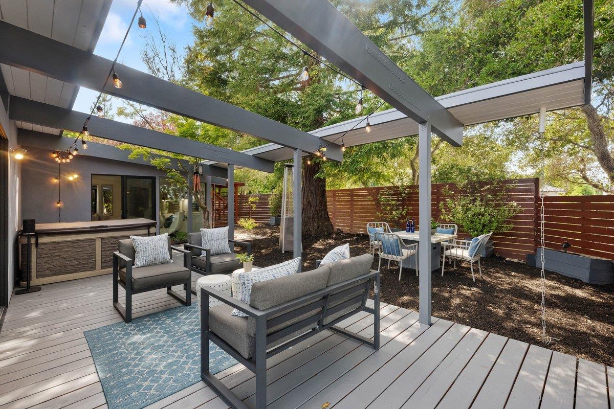 10 Laurel Hill Court