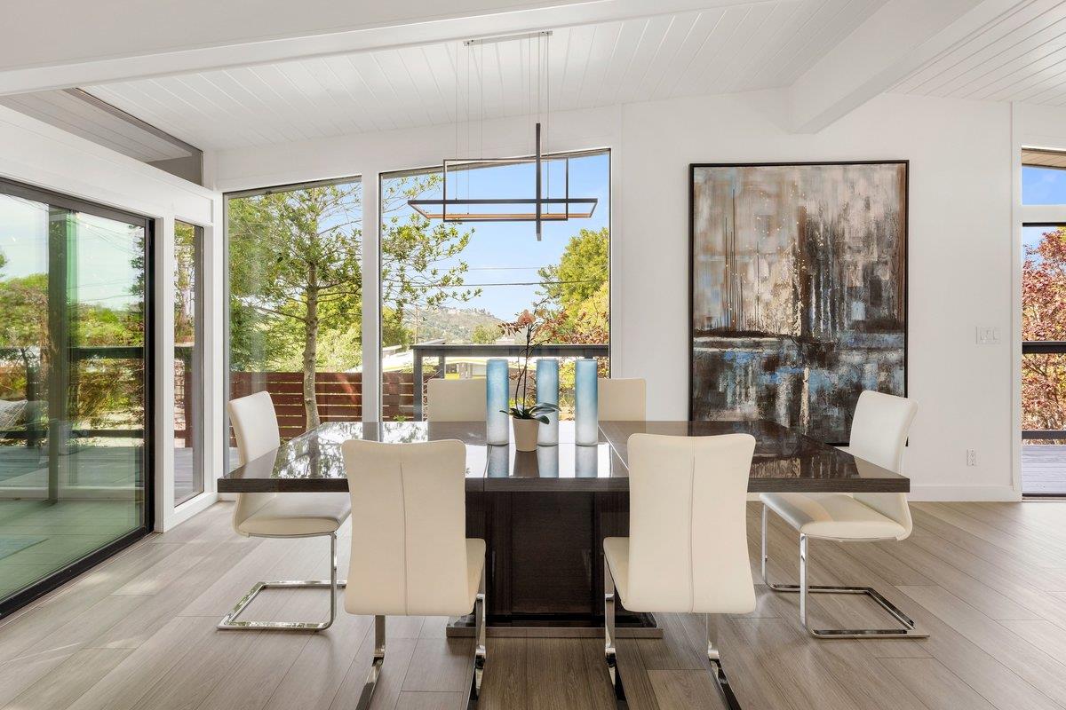 10 Laurel Hill Court