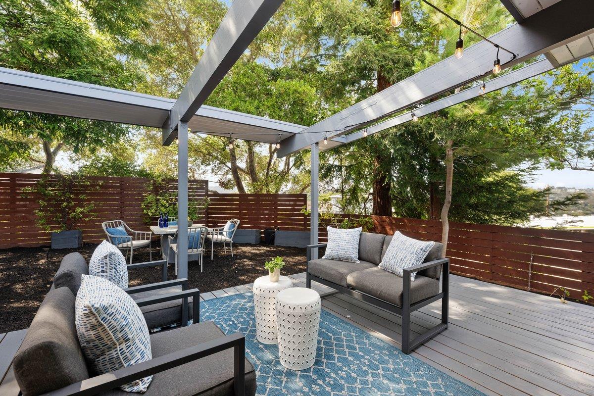 10 Laurel Hill Court