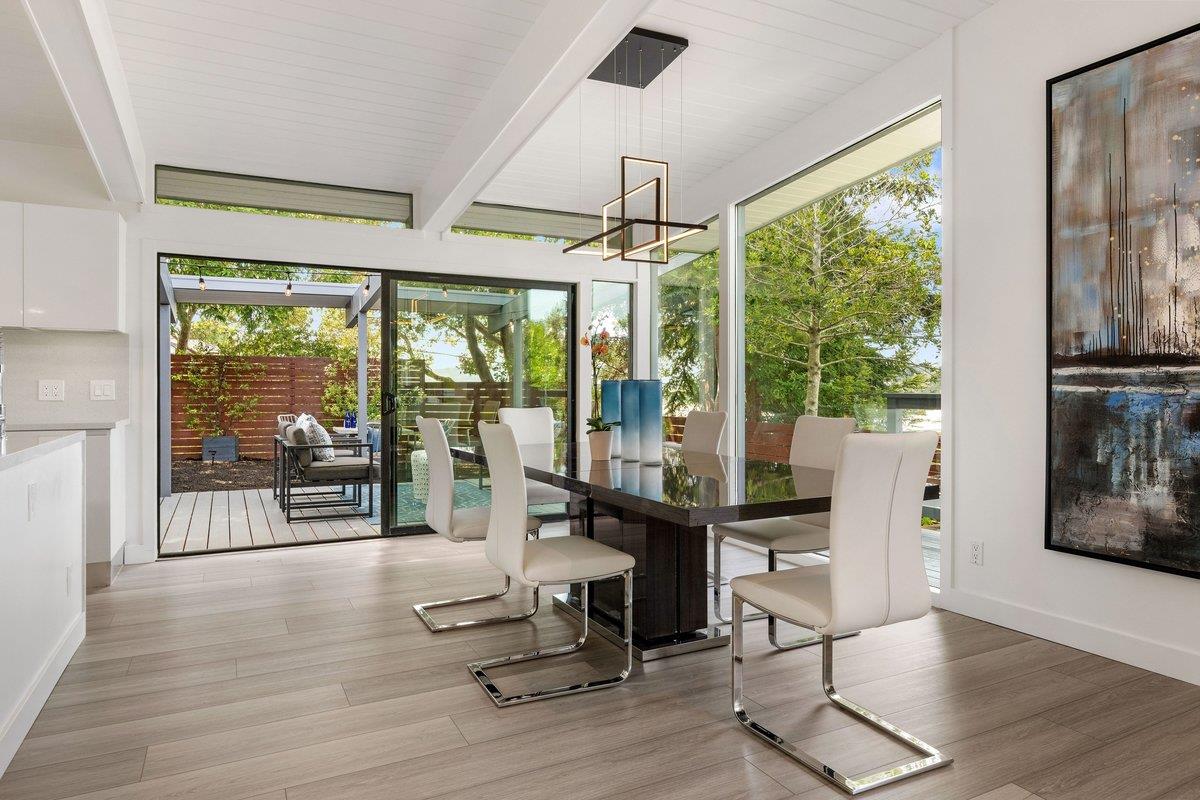 10 Laurel Hill Court