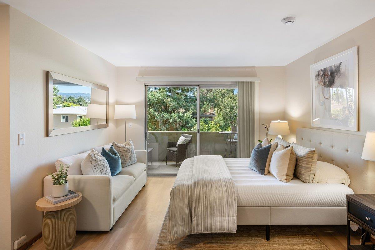 Hudson ST Unit: 207