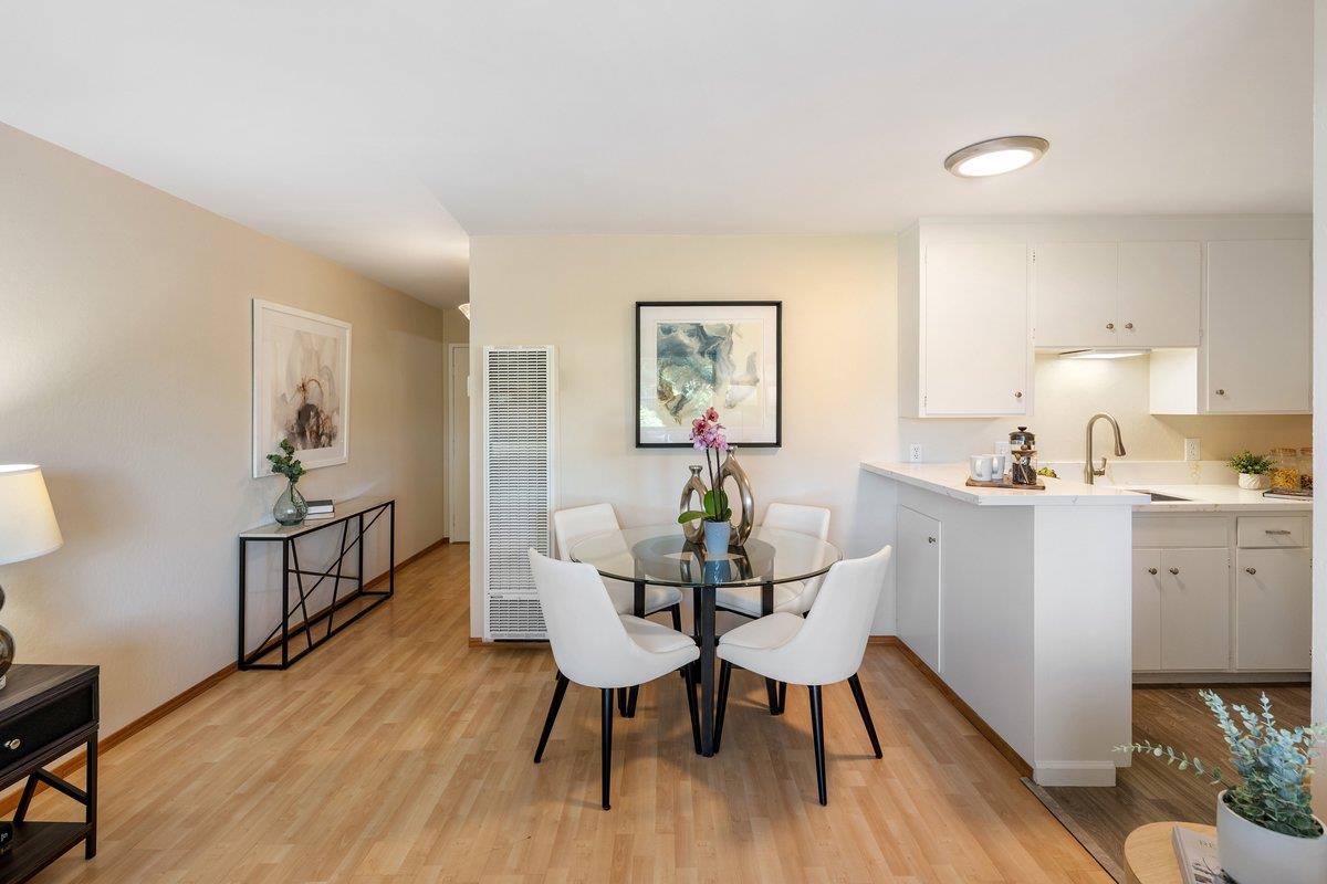 Hudson ST Unit: 207