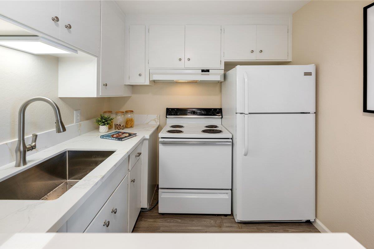 Hudson ST Unit: 207
