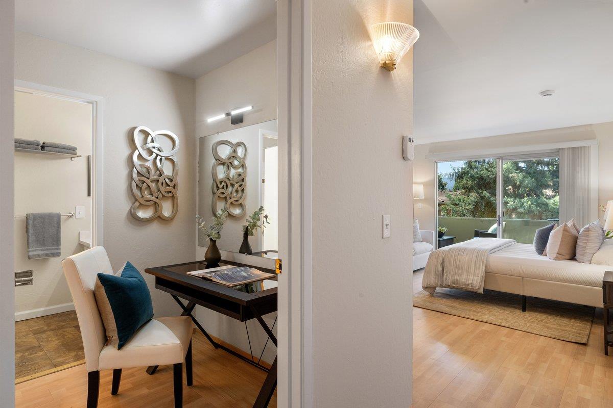 Hudson ST Unit: 207