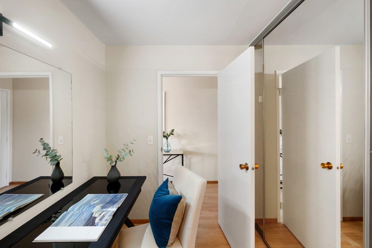 Hudson ST Unit: 207
