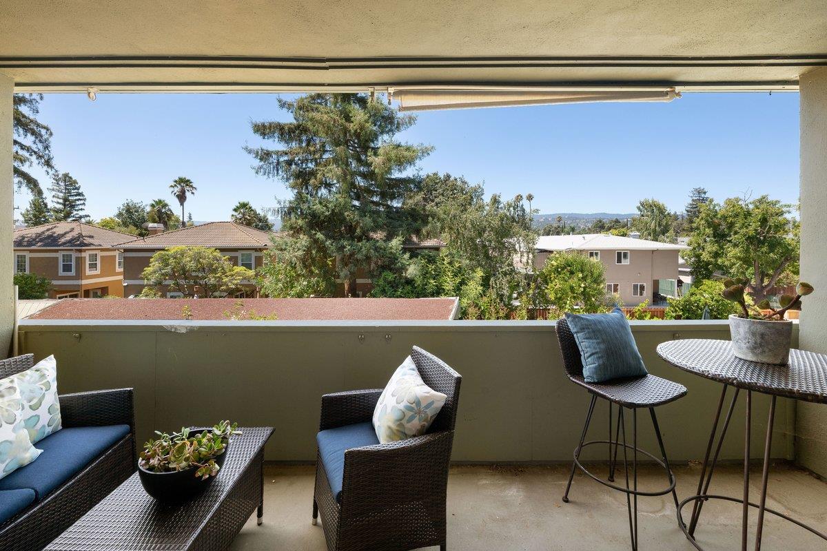 Hudson ST Unit: 207